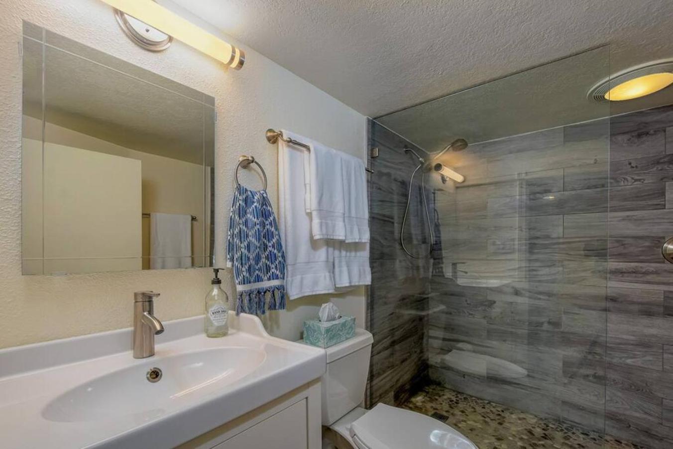 Private New Garden Apartment W Hot Tub Camas Bagian luar foto